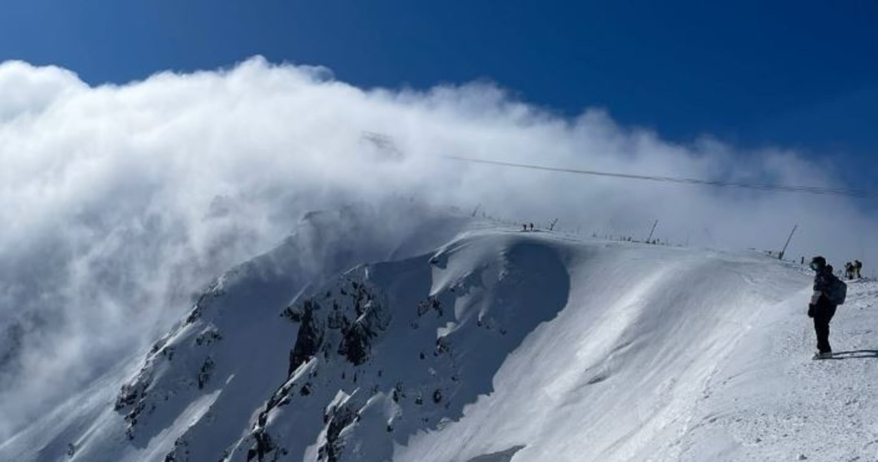 Plecak lawinowy uratował narciarza w słowackich Tatrach [FILM]