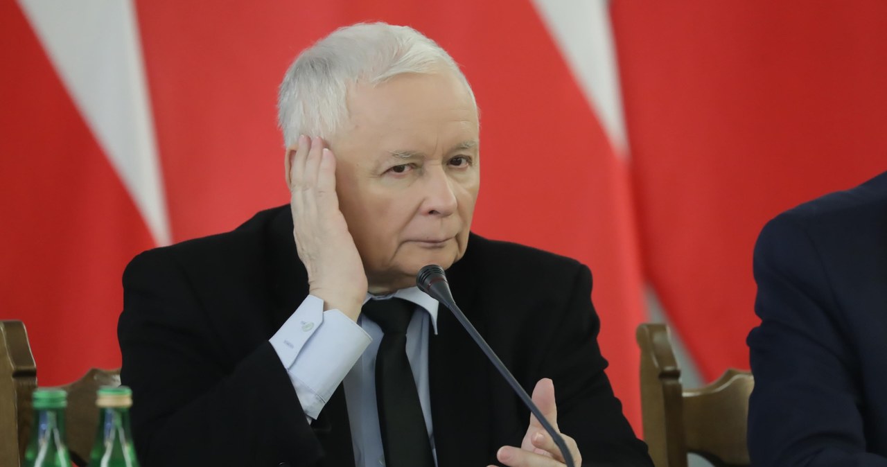 Jarosław Kaczyński zeznaje przed komisją śledczą ds. Pegasusa [TRANSMISJA]