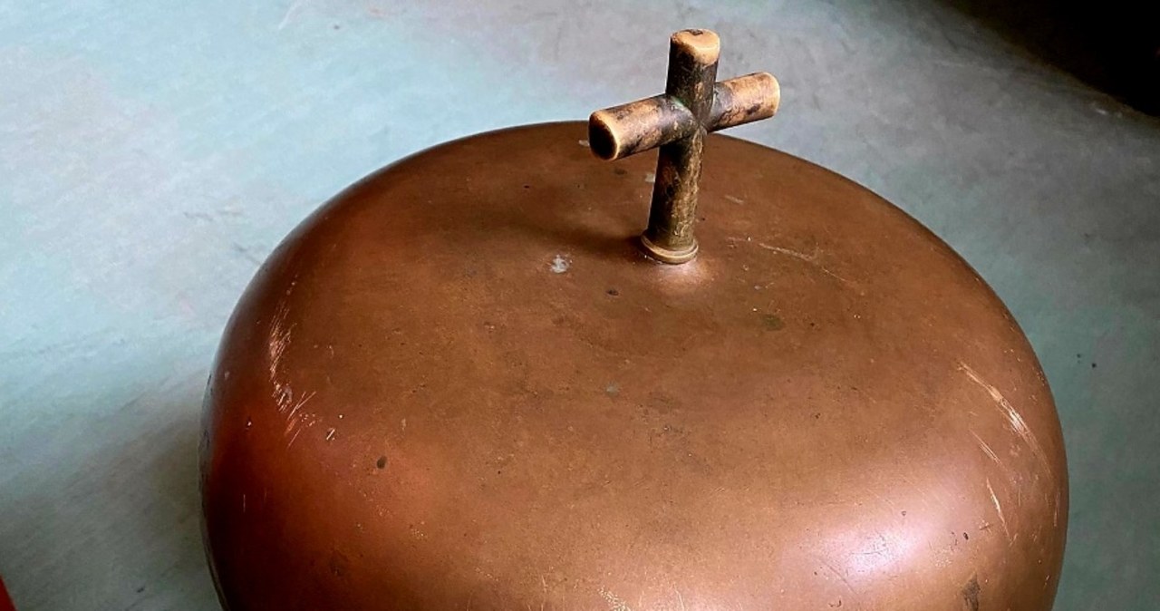 Ukradli gong liturgiczny z kościoła. Zostali zatrzymani w drodze do skupu złomu