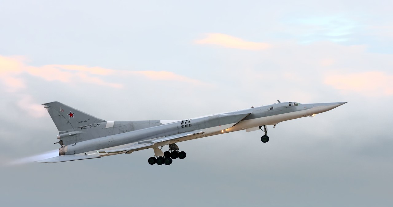 Bombowiec Tu-22M3 rozbił się na terenie Rosji [FILM]
