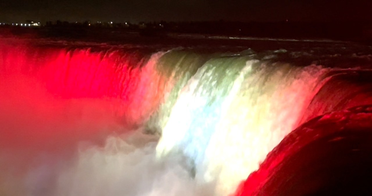 ​To będzie przepiękny widok. Biało-czerwony wodospad Niagara na Dzień Flagi