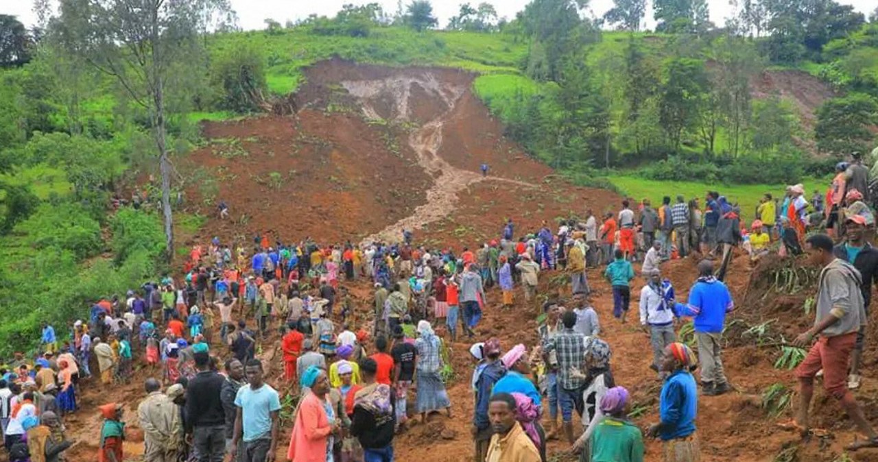 „Ciągle wydobywamy ciała”. Rośnie liczba ofiar osuwisk ziemi w Etiopii