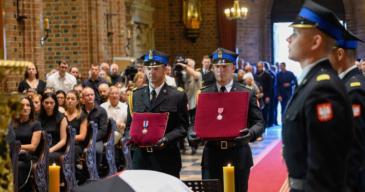 „Zawsze mogliśmy na ciebie liczyć”. Ostatnie pożegnanie strażaka Patryka Michalskiego