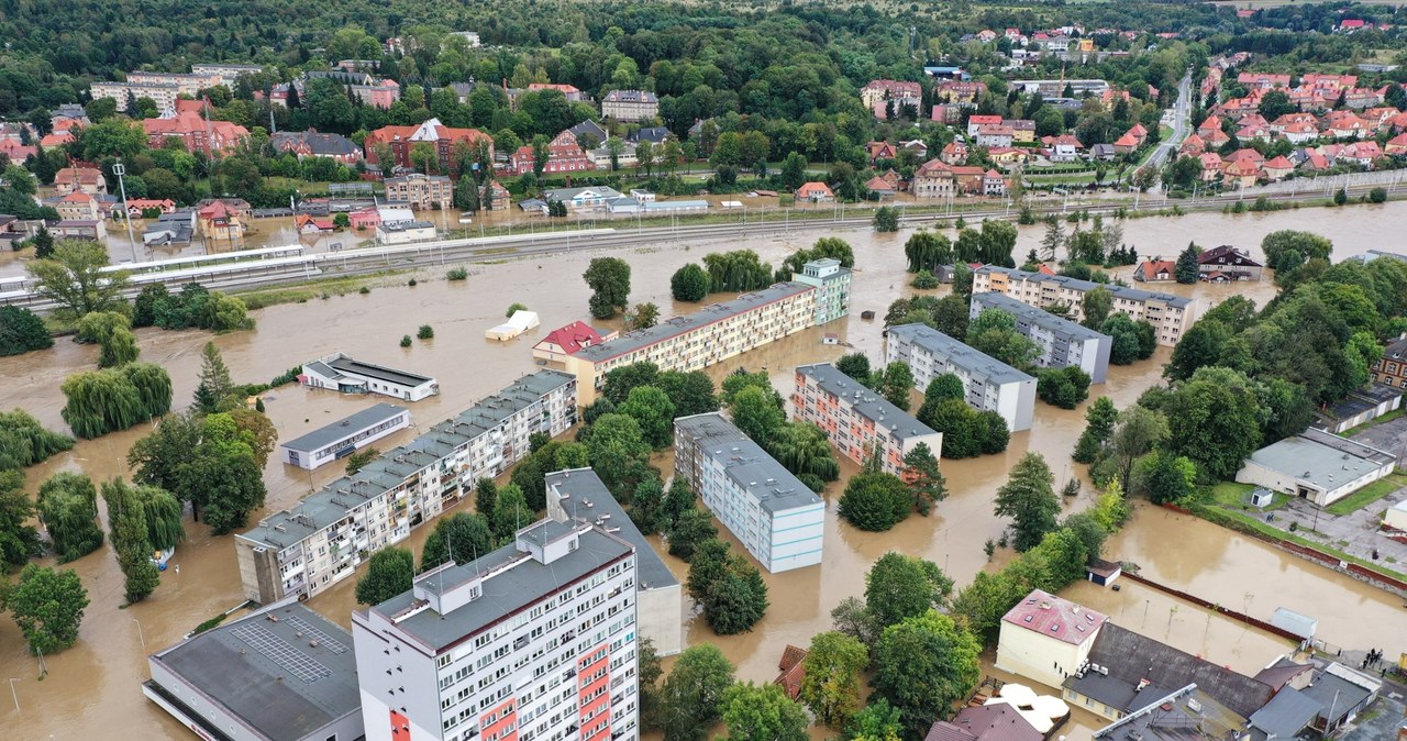 Alarm przeciwpowodziowy we Wrocławiu, nadzwyczajne posiedzenie rządu [RELACJA NA ŻYWO]