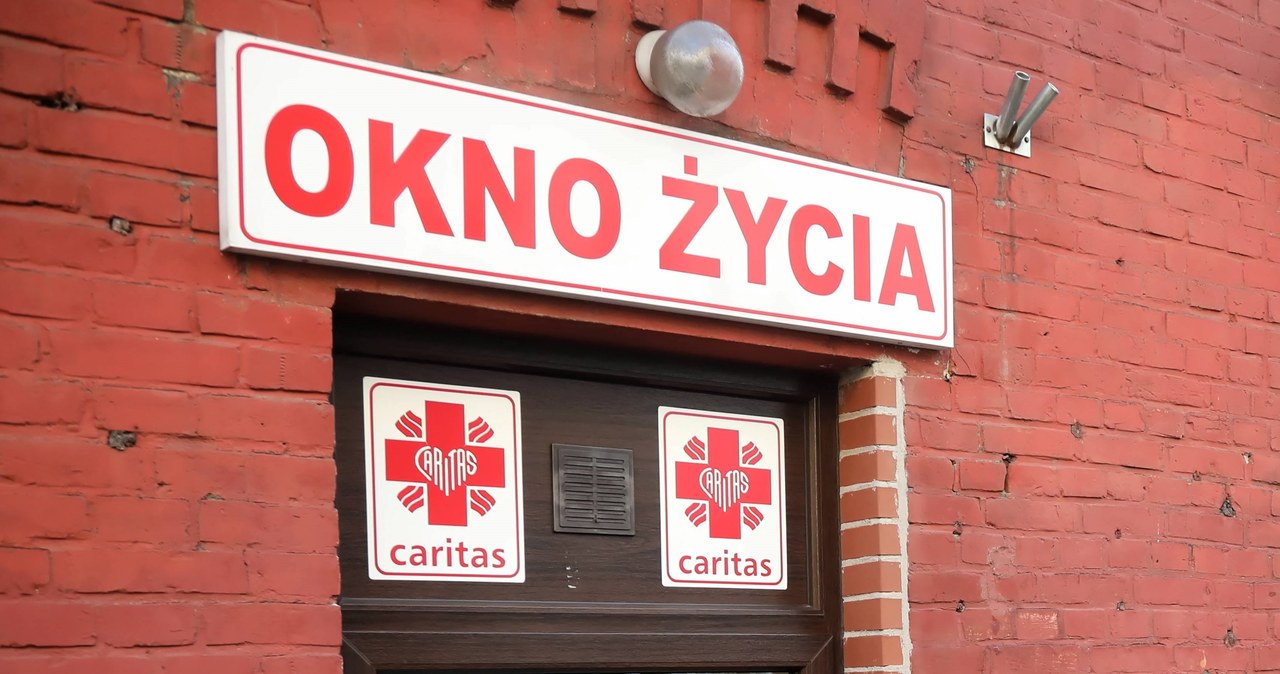 Noworodek w oknie życia. Chłopiec otrzymał już imię