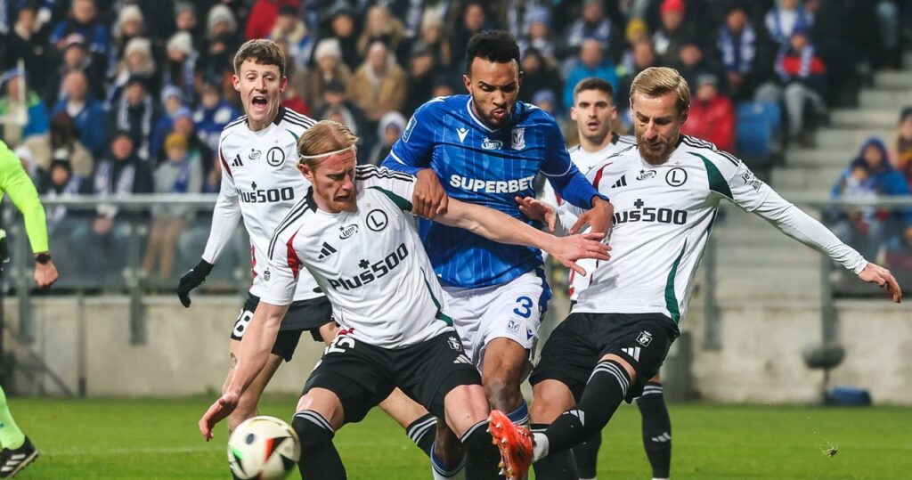 ekstraklasa: kto w walce o czołowe lokaty? lech, legia, raków i kto jeszcze?