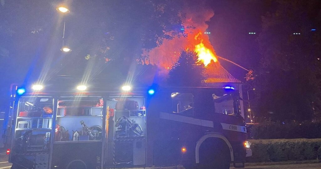 pożar bloku w ciechanowie. mieszkańcy spędzili noc u swoich bliskich lub w hotelach