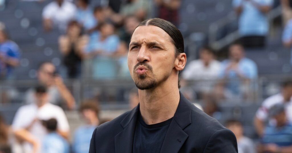 zlatan ibrahimović znowu zaskakuje. piłkarz usunął "boski" tatuaż