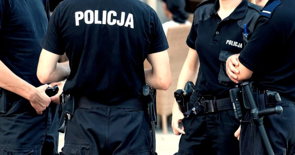 atak na policjanta. chciał zatrzymać poszukiwanego