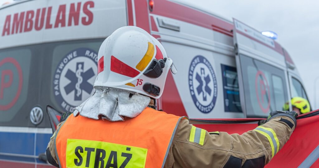 tragiczny wypadek w małopolsce. jedna osoba nie żyje, są ranni