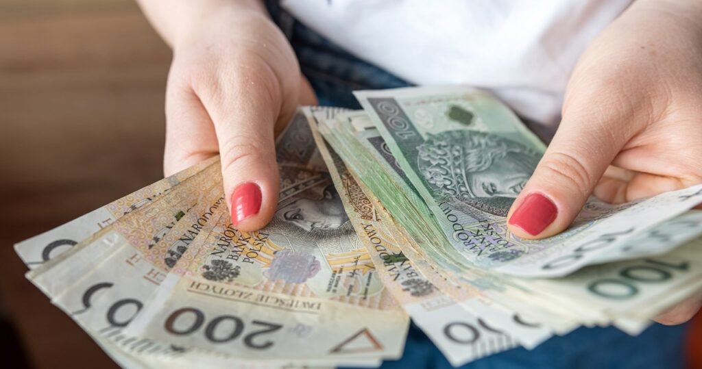 wynagrodzenie specjalistów i menedżerów w górę. ile dzisiaj wynosi?