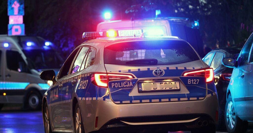 jeep taranował auta w centrum opola. policja apeluje do świadków