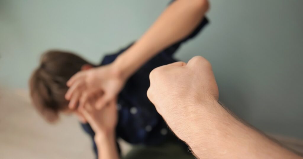 zarzuty dla kolejnego wychowawcy z jerzmanic zdroju. 13 latek próbował targnął się na życie