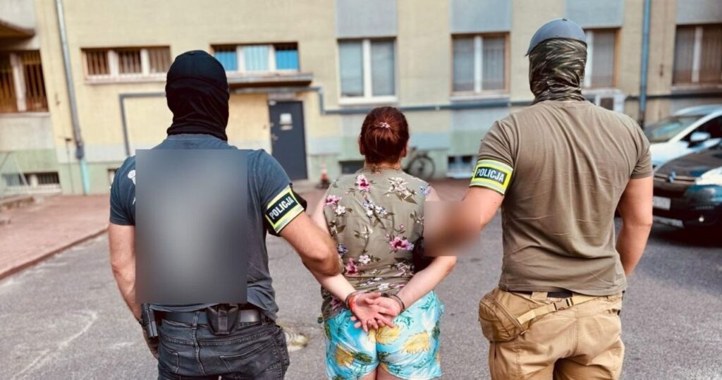 szczeniak w muszli klozetowej. bestialski czyn 36 latki