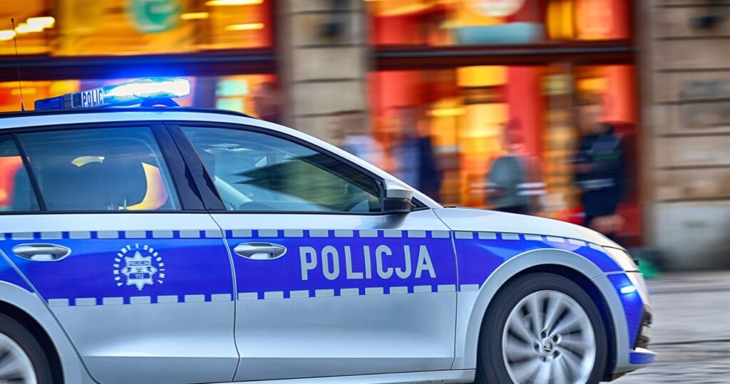 uzbrojony mężczyzna przechadzał się w centrum krakowa