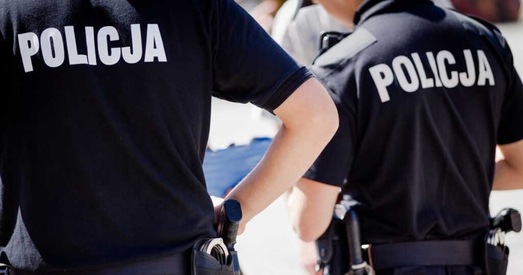 atak nożem i dwoje rannych. 17 latek usłyszał zarzut