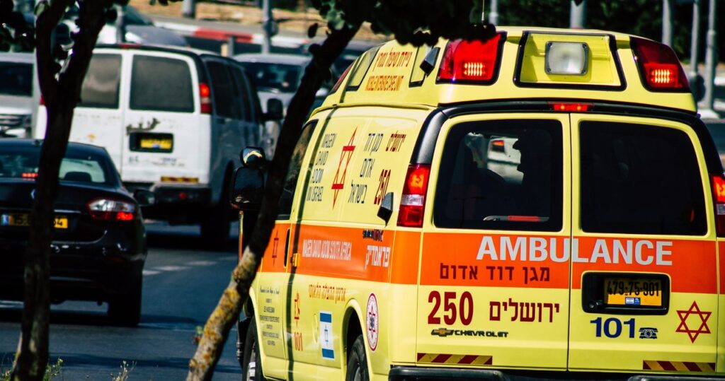 prawdopodobny atak terrorystyczny w jerozolimie, są ciężko ranni