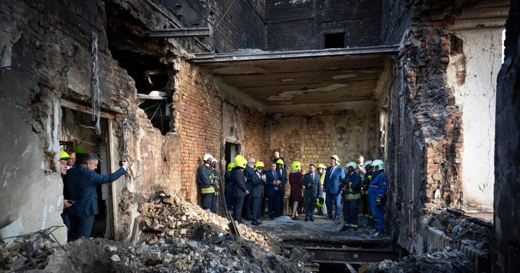 wstrząsające doniesienia z kijowa. to nie dron uderzył w budynek rządowy