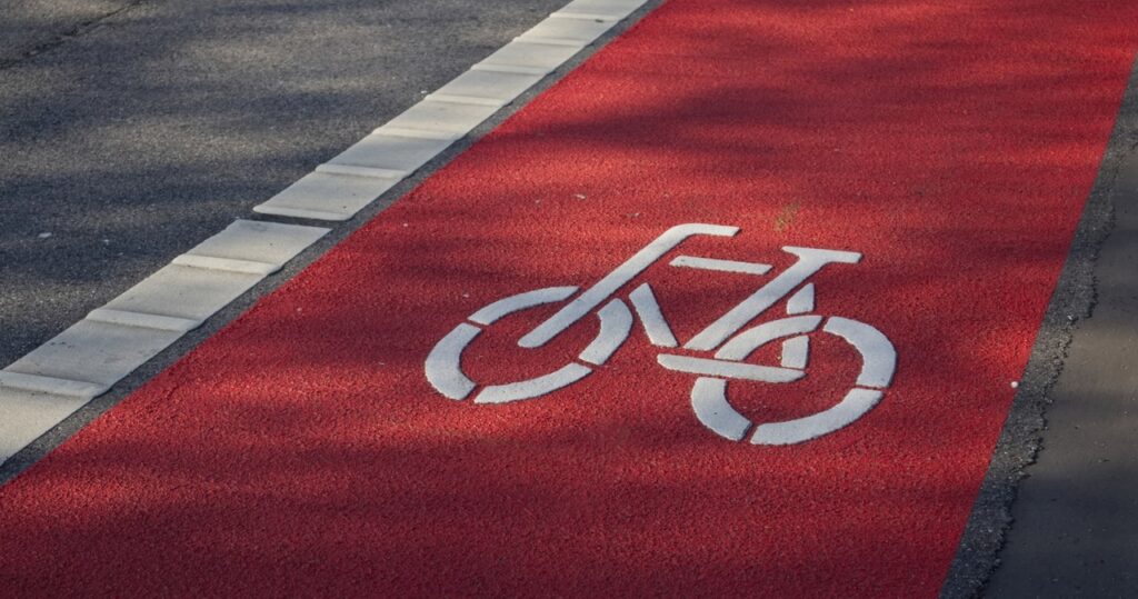 ruszyła budowa nowej drogi rowerowej w krakowie. zmiany w organizacji ruchu