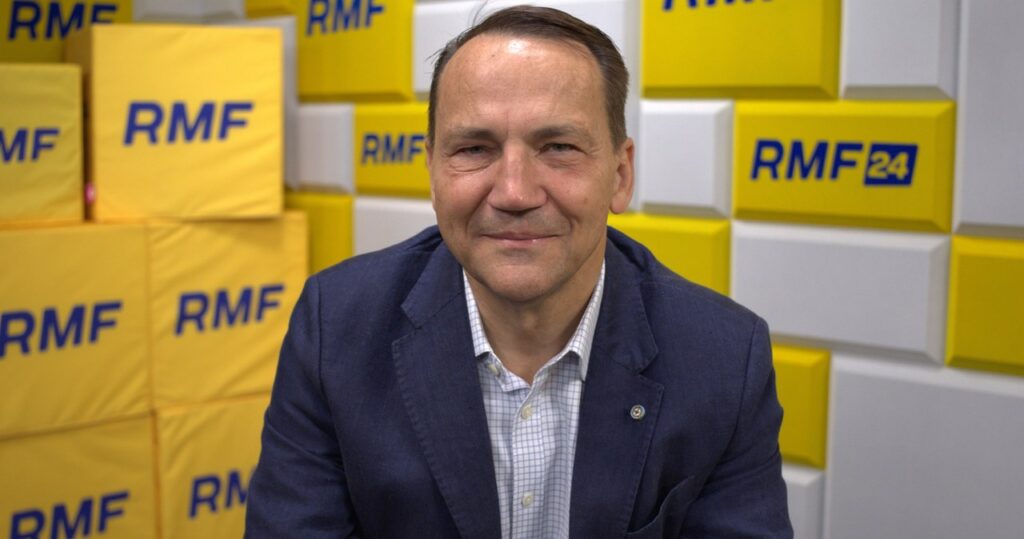napięte relacje między karol nawrockim a msz. co na to radosław sikorski?