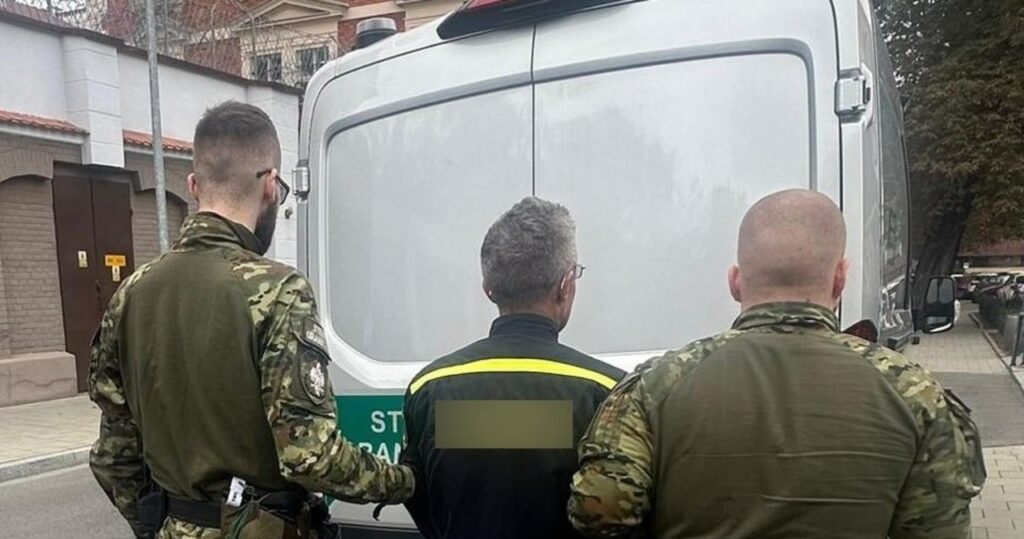pijany kierowca, fałszerz i dłużnik. jednego dnia zatrzymani na krakowskim lotnisku