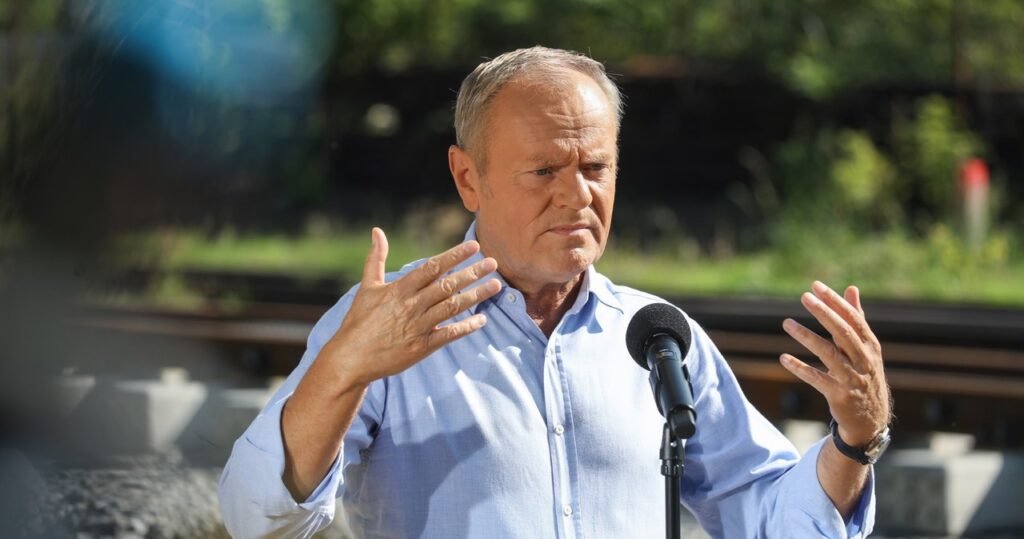 rosyjskie drony nad polską. premier na miejscu działań