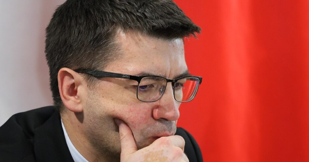 kto zastąpi banasia na stanowisku szefa nik? komisja wskazała faworyta