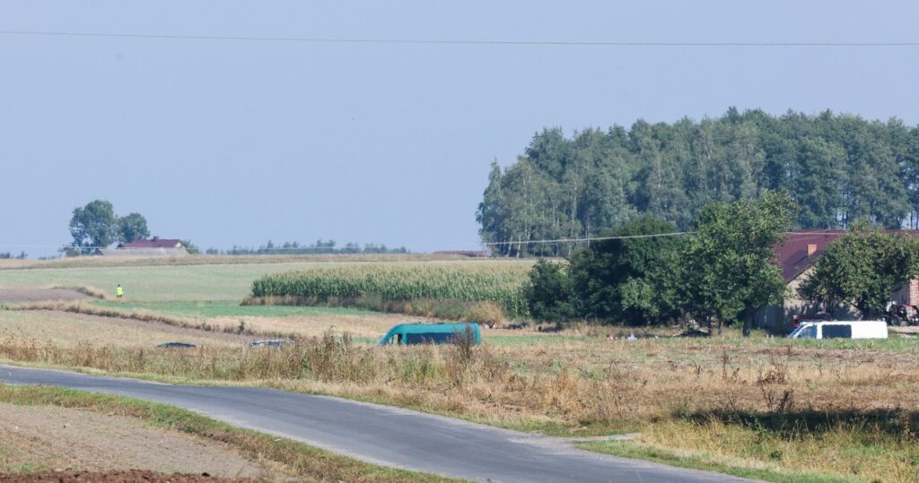jeden z dronów znaleziony w oleśnie. 500 metrów od zabudowań