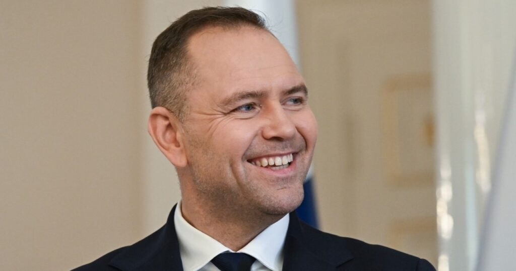 pierwsze oceny prezydentury nawrockiego. jest najnowszy sondaż