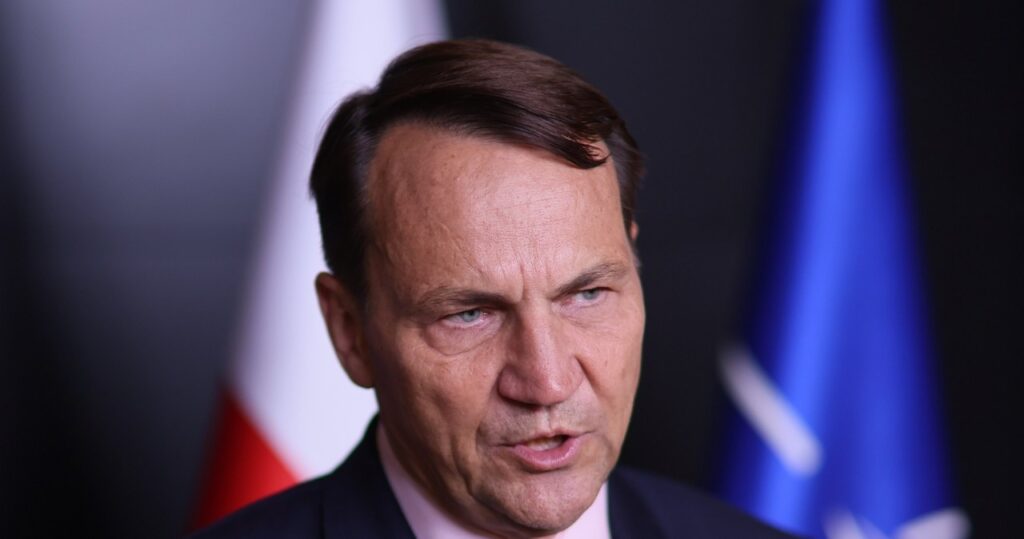 sikorski w kijowie o rosyjskiej prowokacji. "to nie były pomyłki"