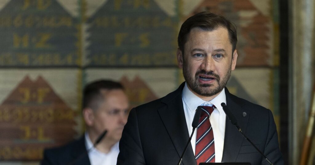 kraków: rozpylono szkodliwą substancję w urzędzie miasta