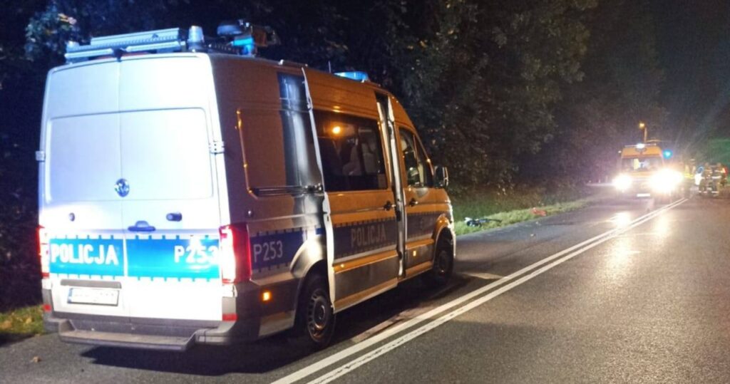 wypadek w pyskowicach. nie żyje jedna osoba, droga całkowicie zablokowana