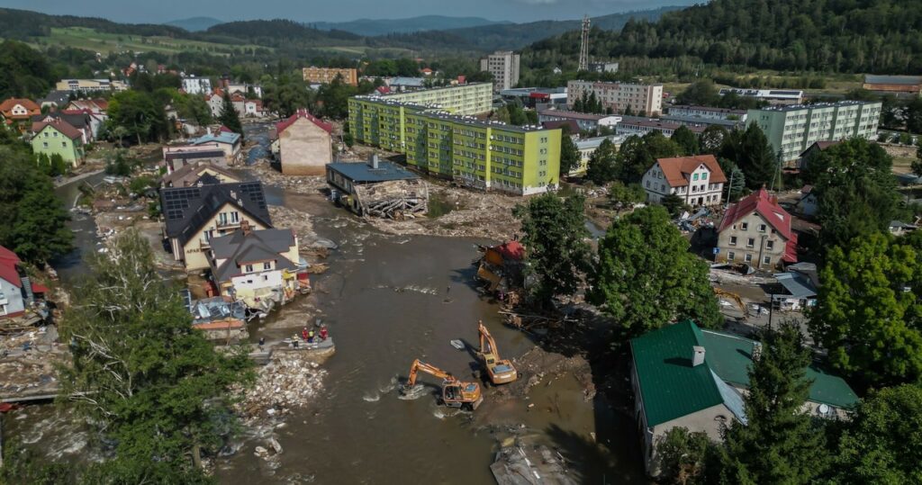 rok po powodzi. co się zmieniło w miastach dotkniętych żywiołem?