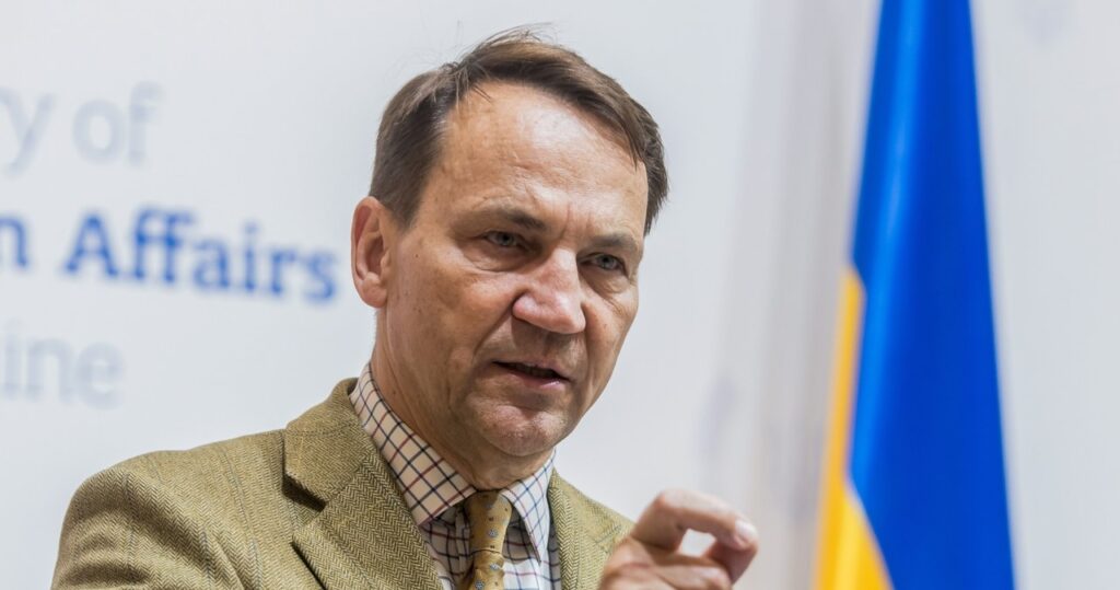 sikorski za przechwytywaniem rosyjskich dronów i rakiet nad ukrainą