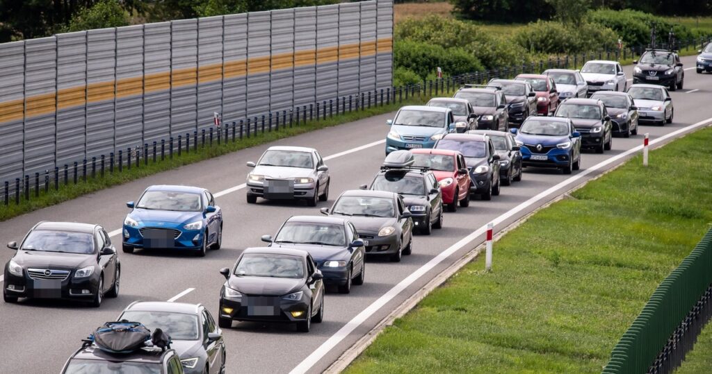 potężne utrudnienia na obwodnicy krakowa. korek ma kilkanaście kilometrów