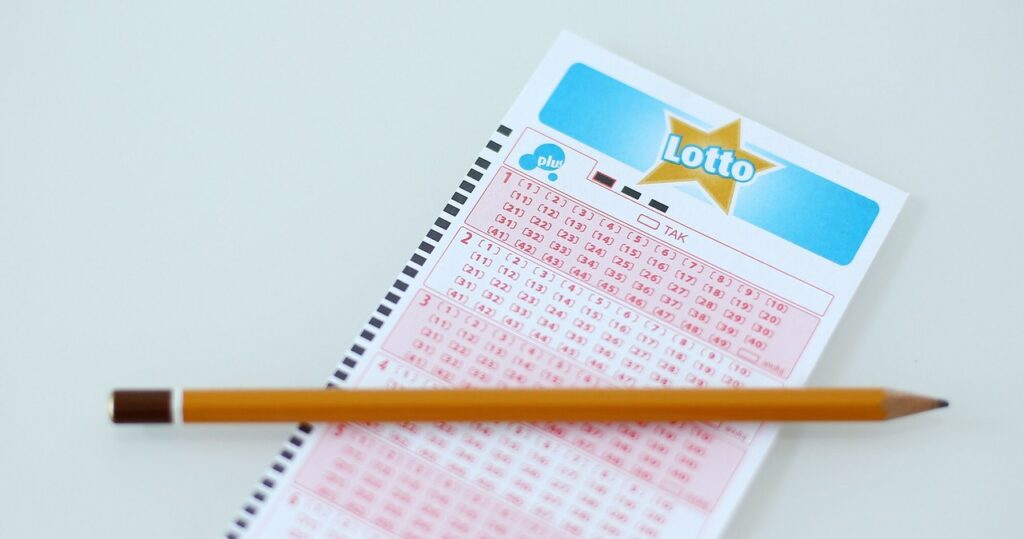 dwie "szóstki" padły w lotto. gdzie zagrali szczęśliwcy?