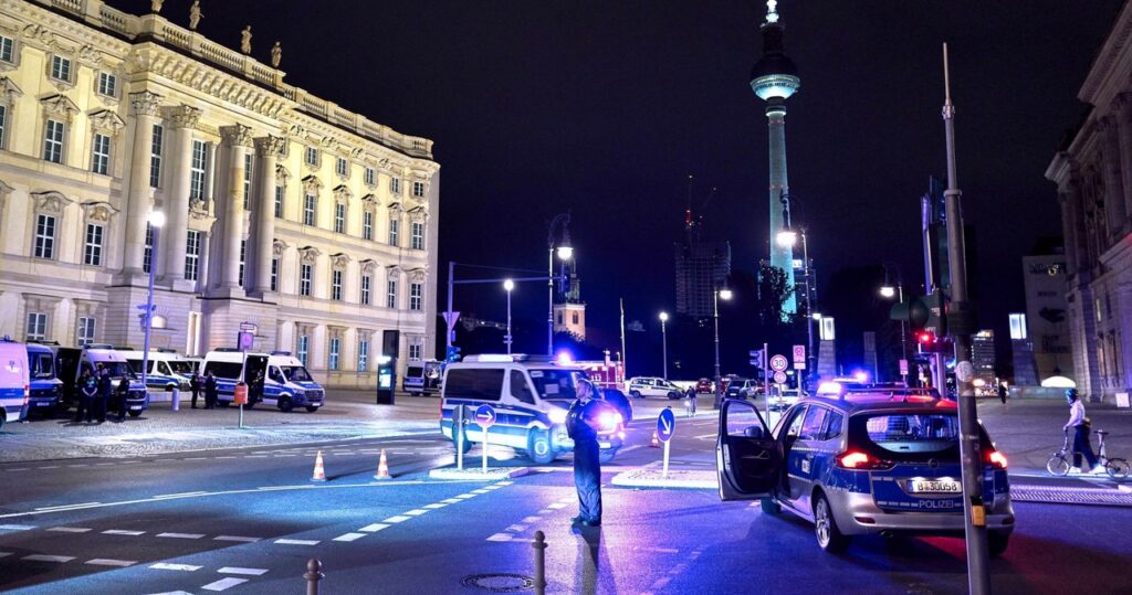 pilna ewakuacja w centrum berlina. tysiące osób opuściło w nocy swoje domy