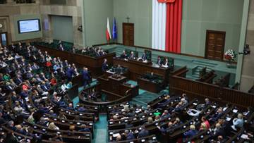 rośnie poparcie dla jednej partii. najnowszy sondaż partyjny