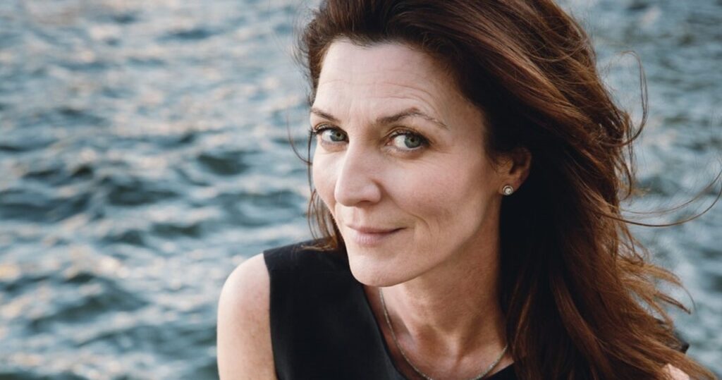 Gwiazda "Gry o Tron" przyjeżdża do Polski. Michelle Fairley na BNP Paribas Warsaw SerialCon gwiazda "gry o tron" przyjeżdża do polski. michelle fairley na bnp paribas warsaw serialcon