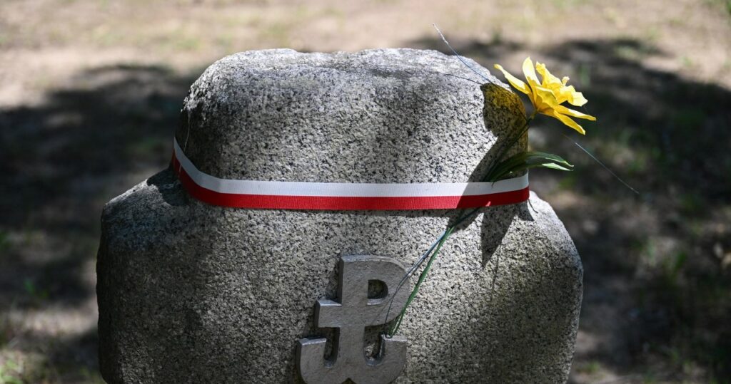 Godny pochówek ofiar komunizmu. Ważny etap prac dobiegł końca godny pochówek ofiar komunizmu. ważny etap prac dobiegł końca